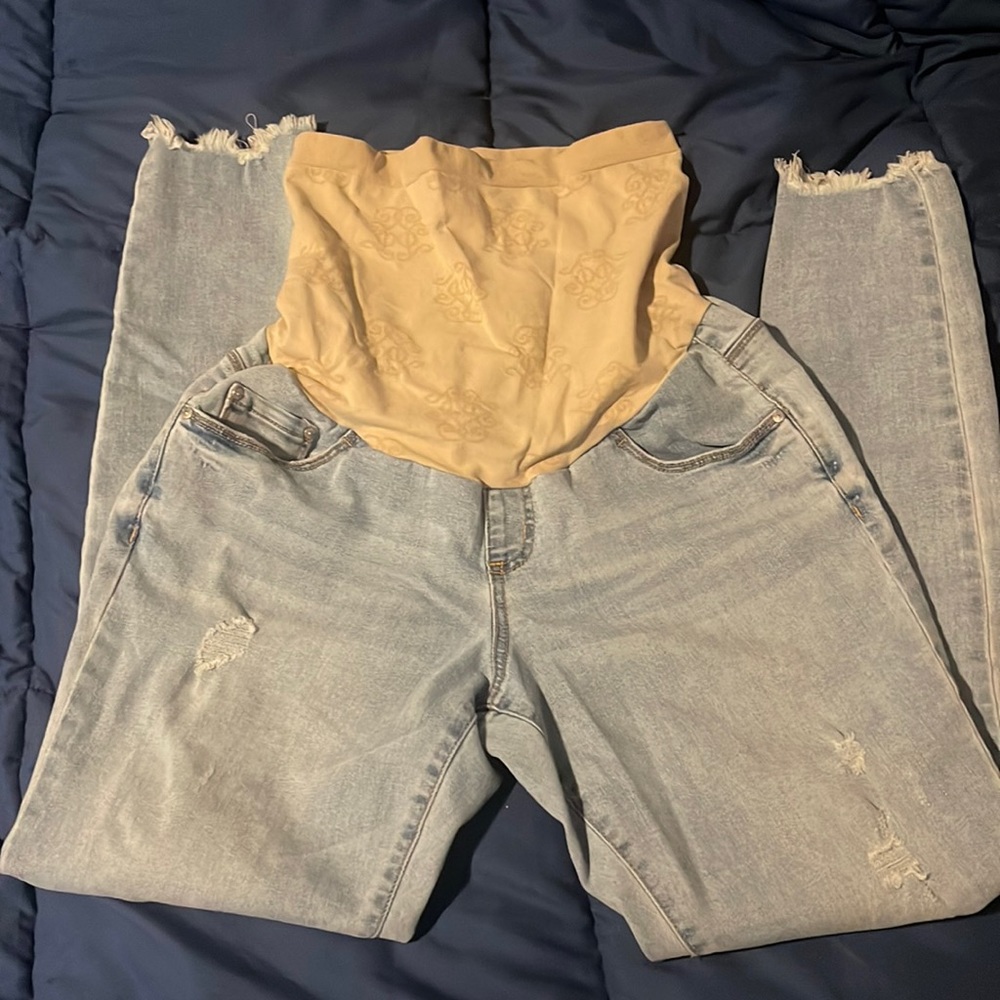 Jessica Simpson maternity jeans